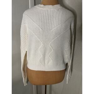 Fashion Nova Crew Neck White Crewneck Long Sleeve Sweater M Cozy Comfy Winter